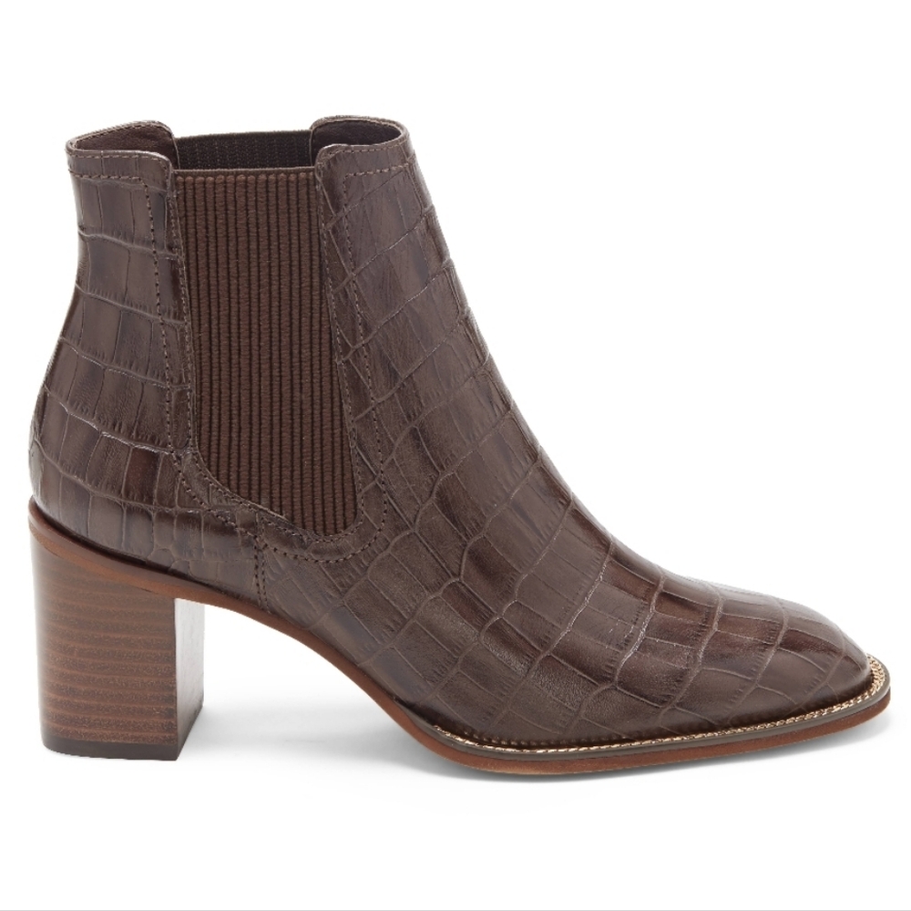 NWOT Vince Camuto jentilliy Brown Leather Block Heel Almond Toe Boot